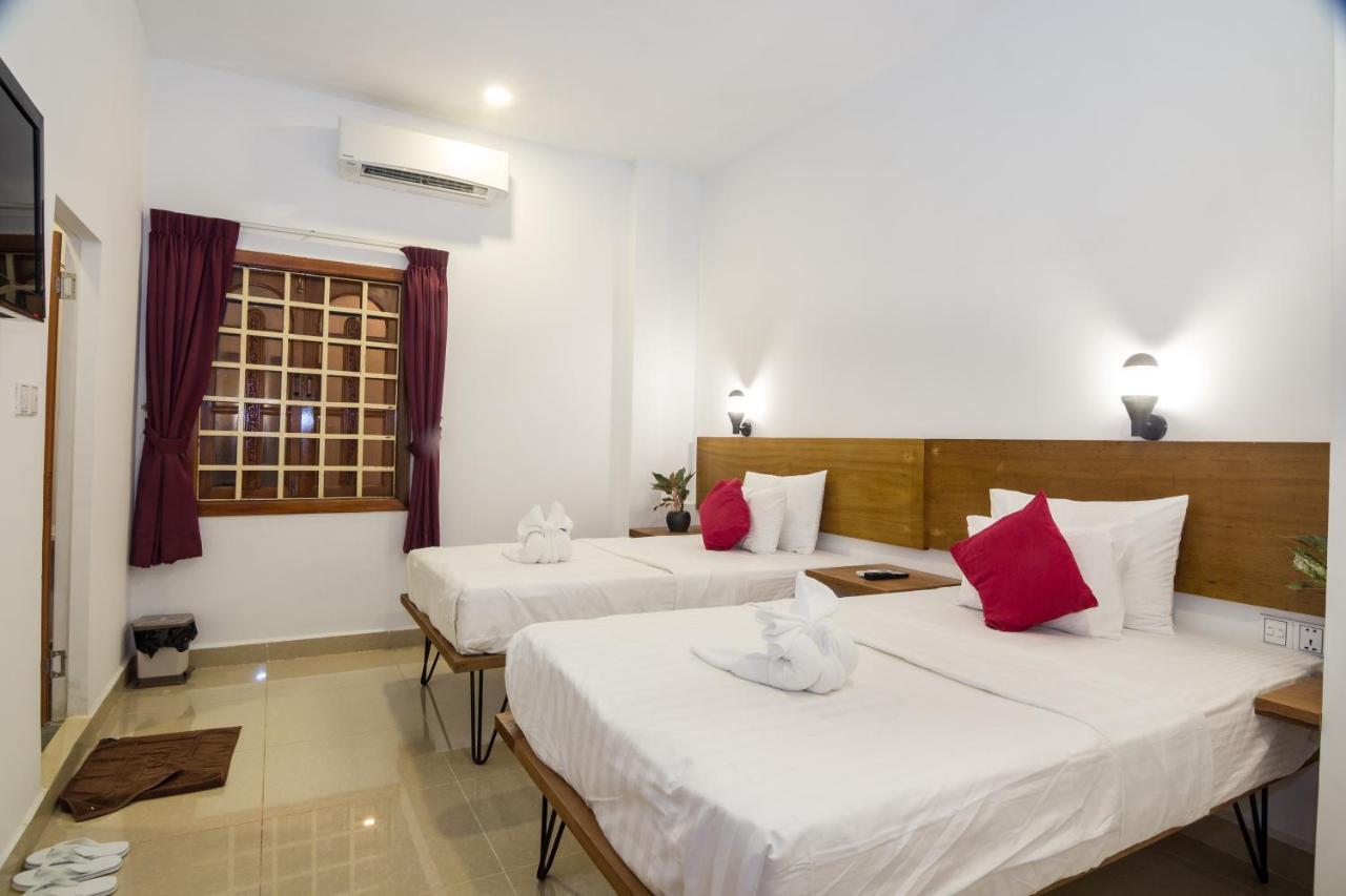Poolside Villa Phnom Penh Exterior photo