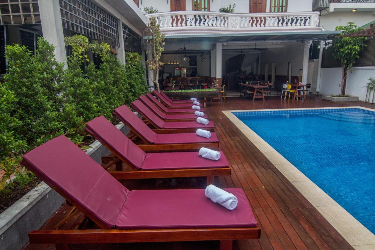 Poolside Villa Phnom Penh Exterior photo